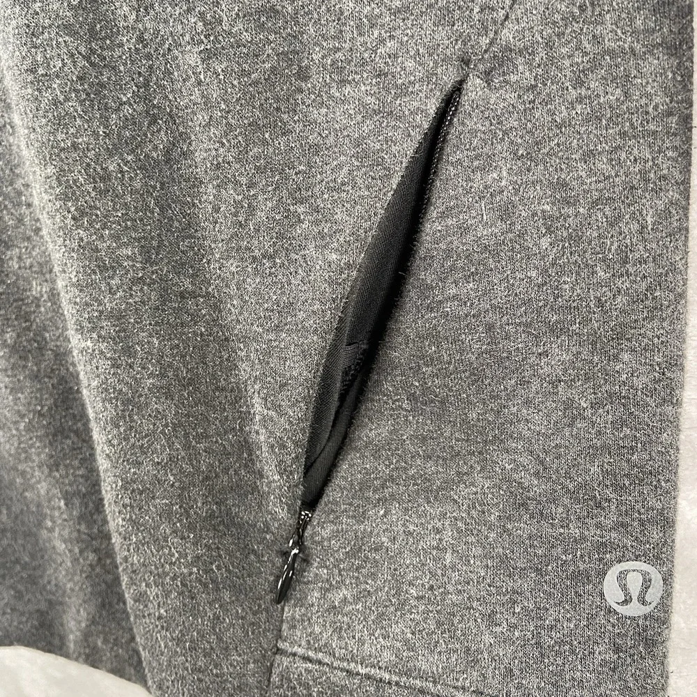 Lululemon Sweater Womens Size 4 Open Back Fleece Lined Crew Neck Pullover Casual